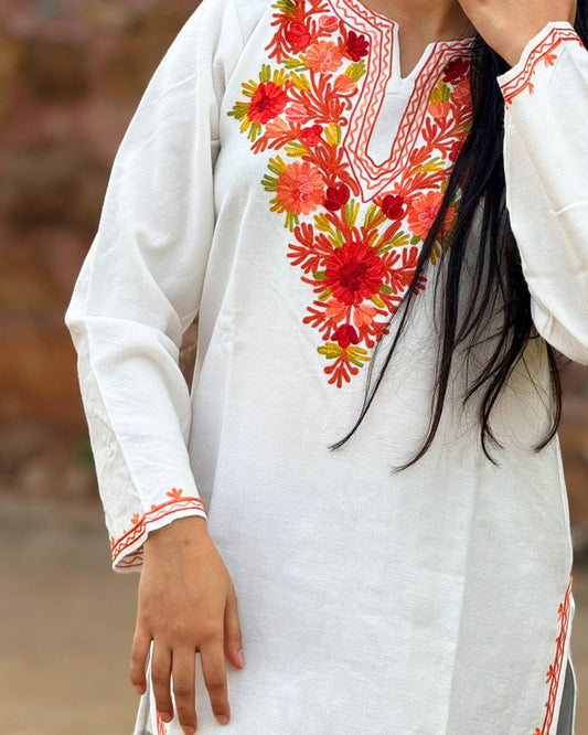 White Floral Kashmiri Embroidered Kurti – Elegant Everyday Ethnic Wear