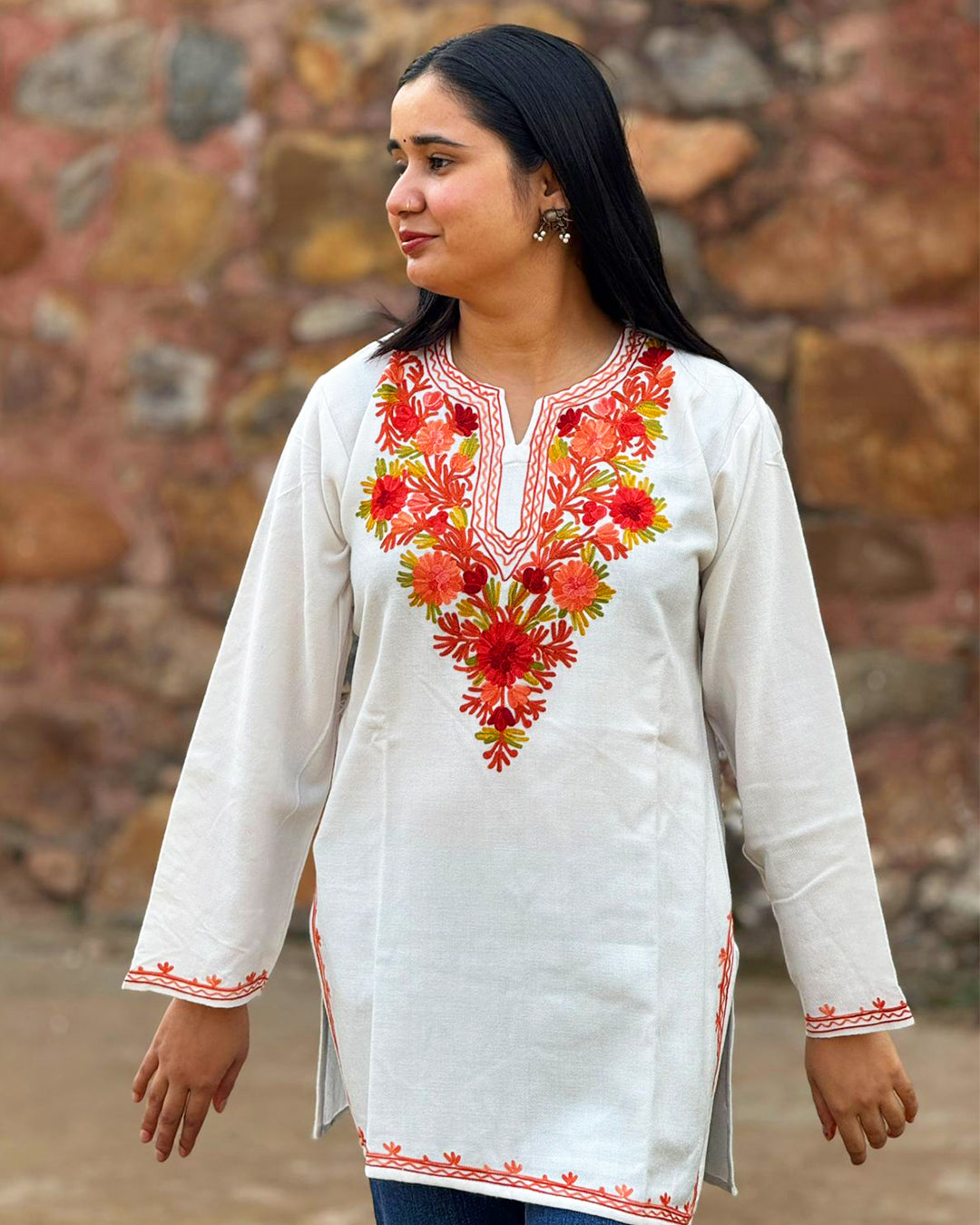 White Floral Kashmiri Embroidered Kurti – Elegant Everyday Ethnic Wear